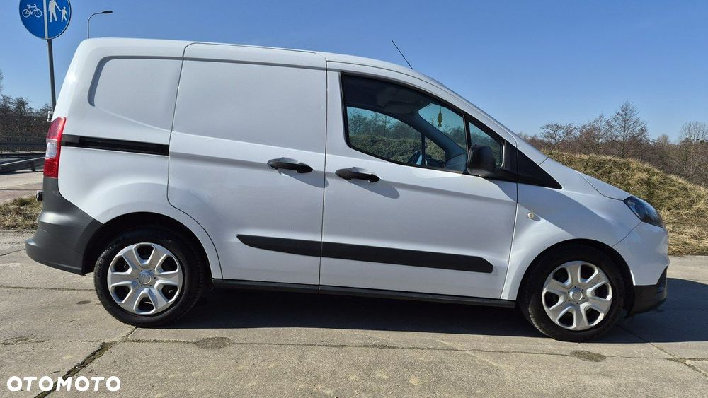 Ford Transit Courier - 4