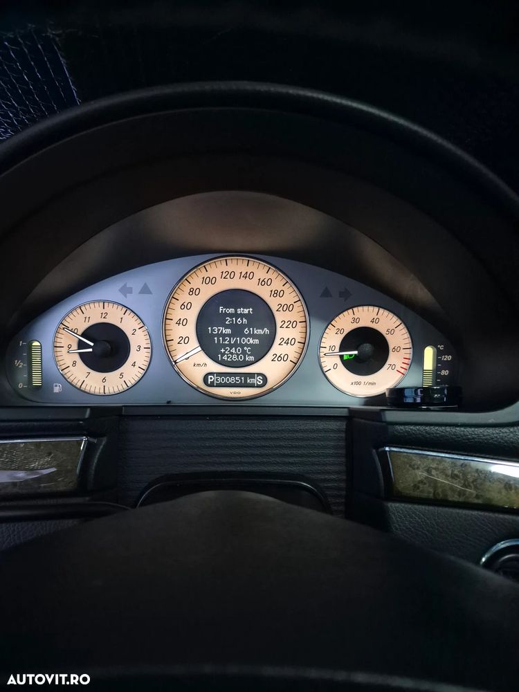 Mercedes-Benz E - 16