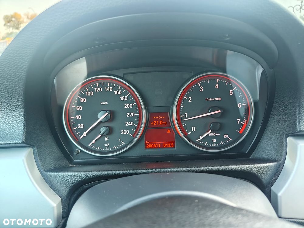BMW Seria 3 320i - 35