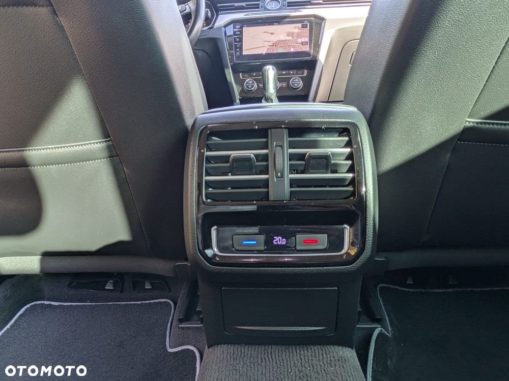 Volkswagen Passat 2.0 TDI SCR Highline DSG - 13