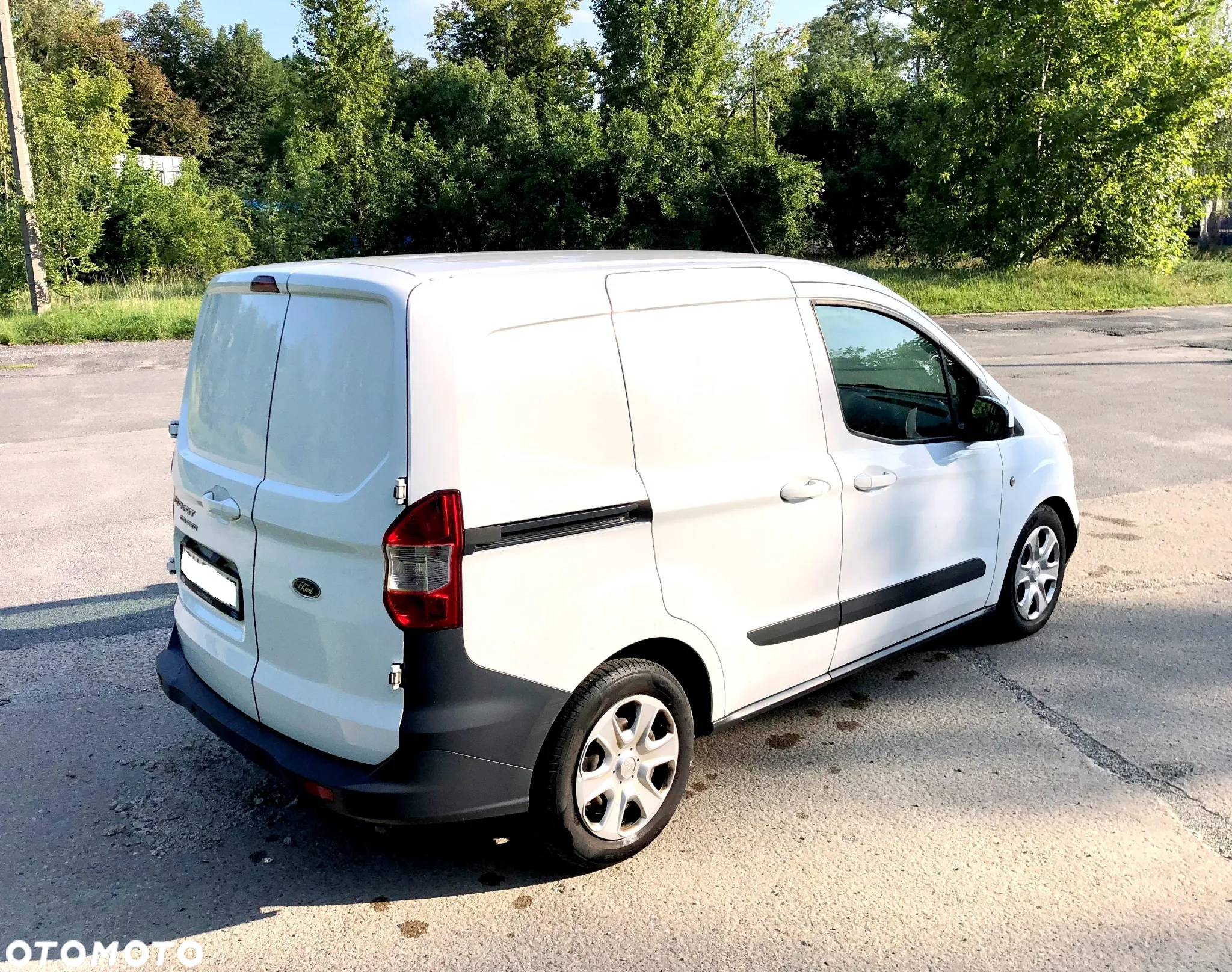 Ford COURIER - 8