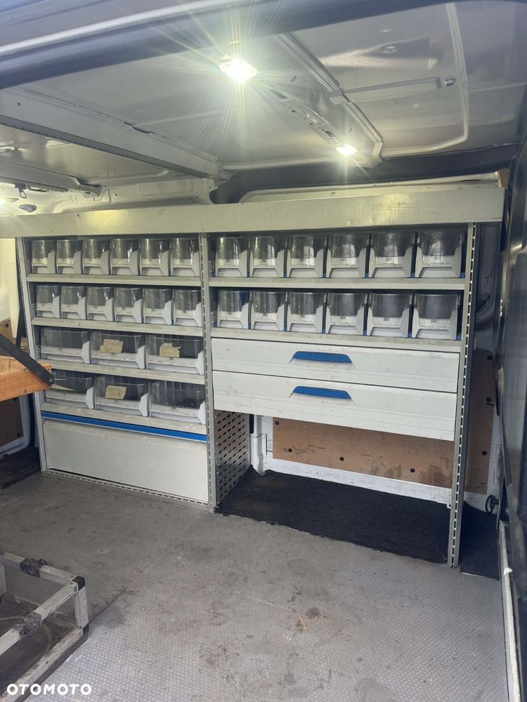 Ford TRANSIT CUSTOM - 16