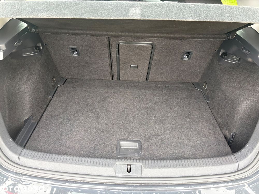 Volkswagen Golf 1.6 TDI BMT Comfortline - 22