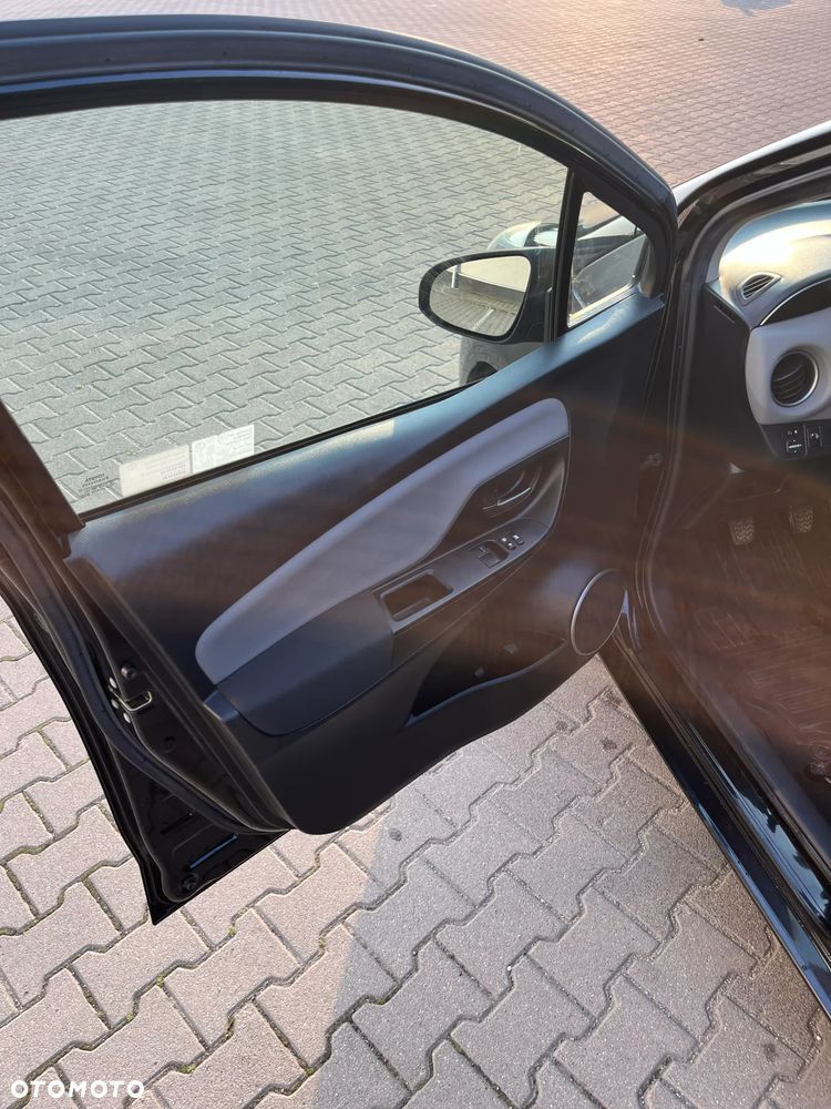 Toyota Yaris 1.33 Premium EU6 - 7