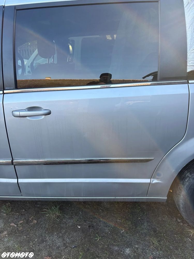 Chrysler Town & Country - 15