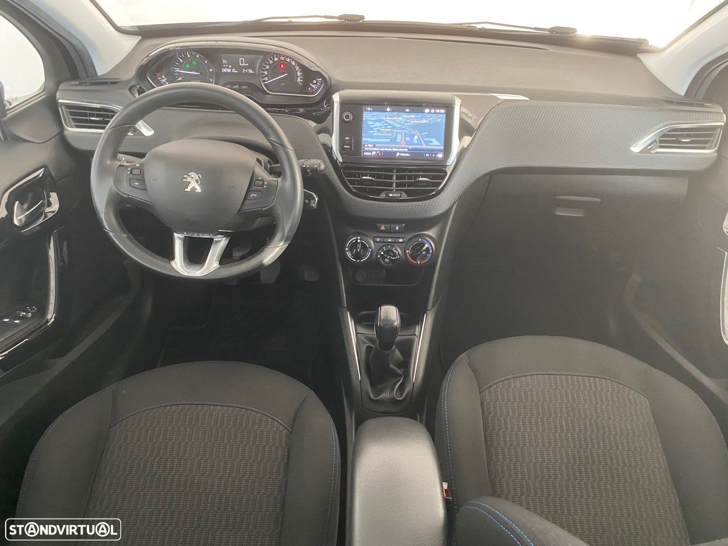 Peugeot 208 1.2 PureTech Signature - 26