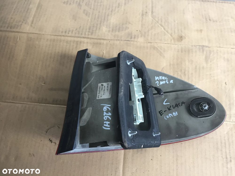 MERCEDES E KLASA W211 06R KOMBI LAMPA LEWA TYŁ A2118202764 - 2