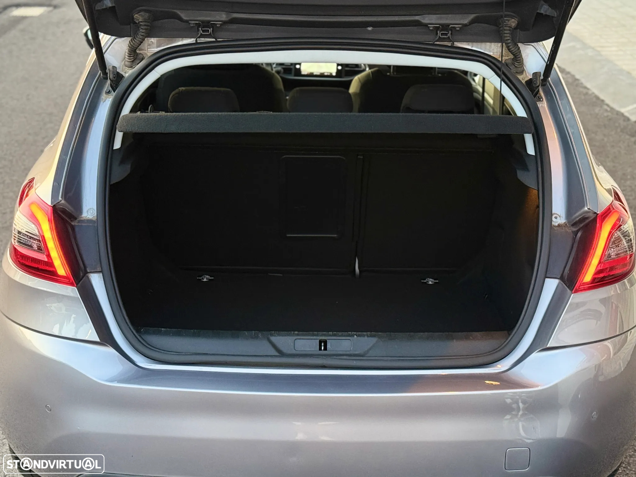 Peugeot 308 1.2 PureTech Allure EAT8 - 13