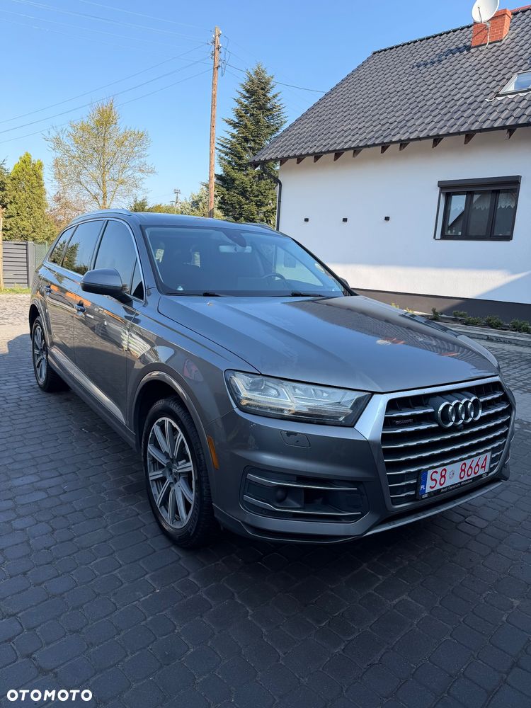 Audi Q7 - 1