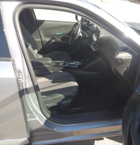 Peugeot e-2008 50 kWh Allure Pack - 5