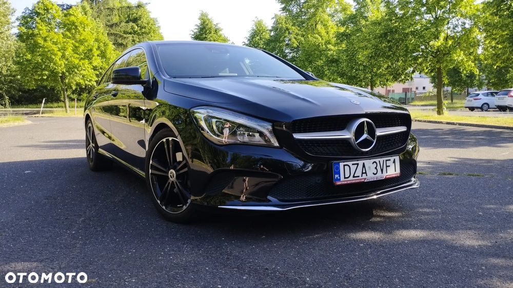 Mercedes-Benz CLA 180 7G-DCT - 10