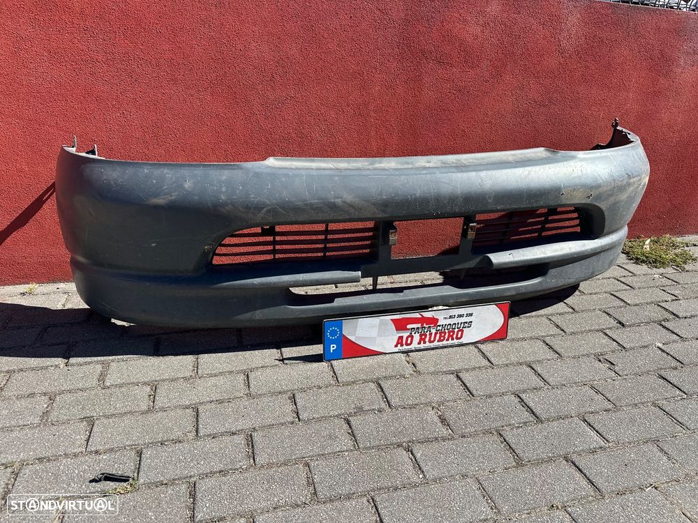 Parachoque Toyota haice - 2