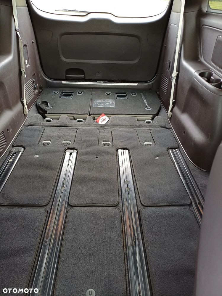 Kia Carnival - 26