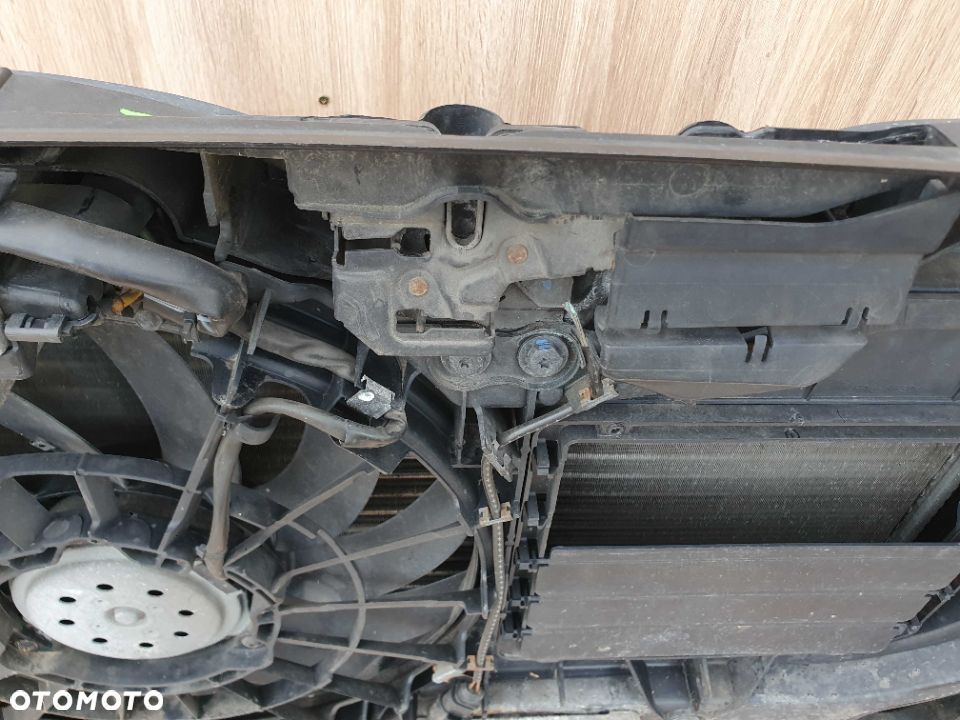 Pas Przedni Wzmocnienie Czołowe Chlodnice Wentylator 2.0 ALT 130KM AUDI A4 B6 Sedan Kombi 8E0805594B - 13
