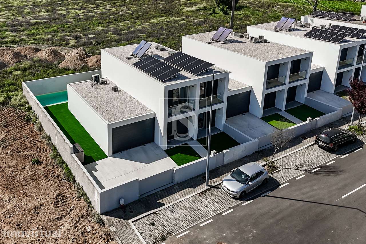 Moradia T4, Moderna, com Piscina e Jardim, a 2 minutos do Centro de Ba - Grande imagem: 3/30