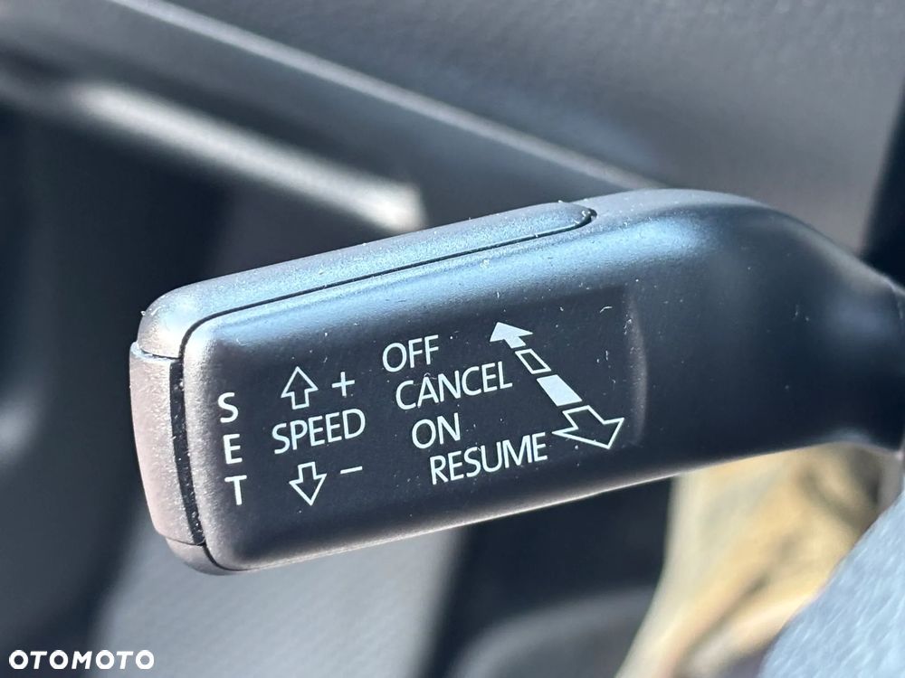 Volkswagen Passat - 28