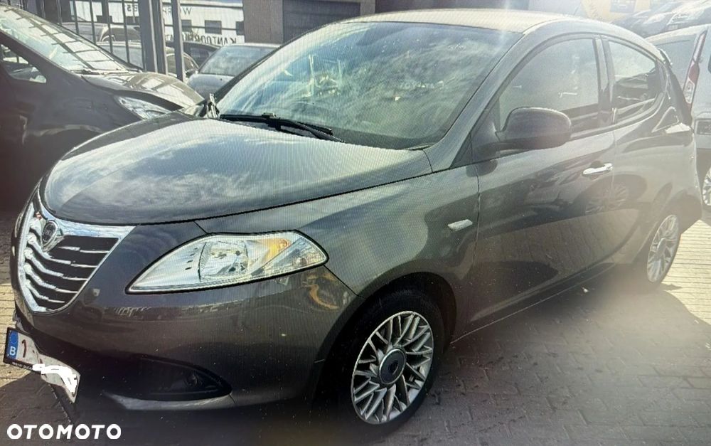 Lancia Ypsilon 1.2 8V Gold - 1