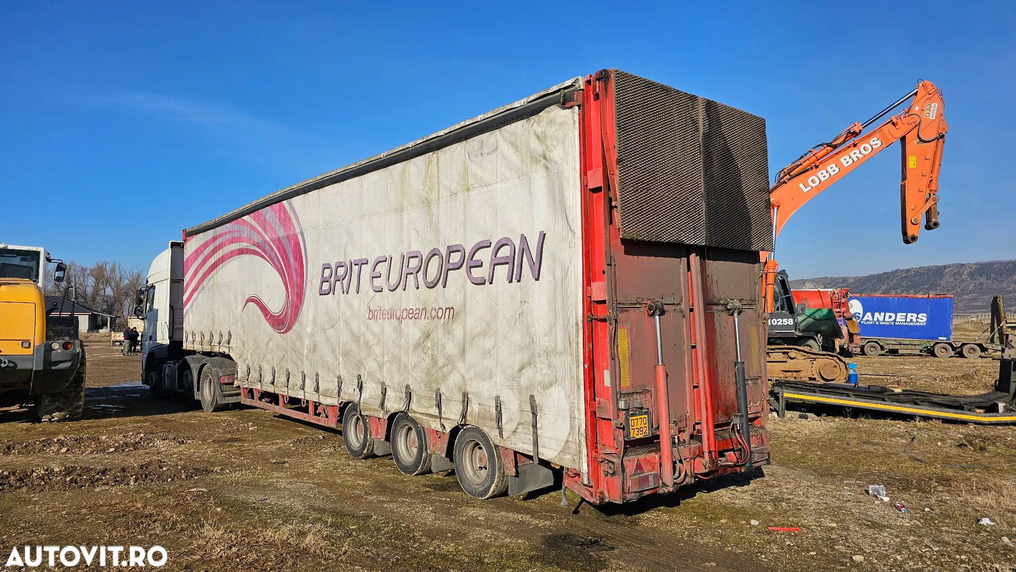 Nooteboom Trailer 3 axe cu prelată - 1