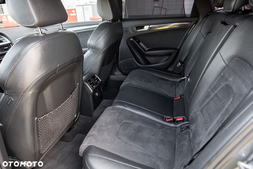 Audi A4 Avant 2.0 TFSI quattro S tronic S line Sportpaket (plus) - 32