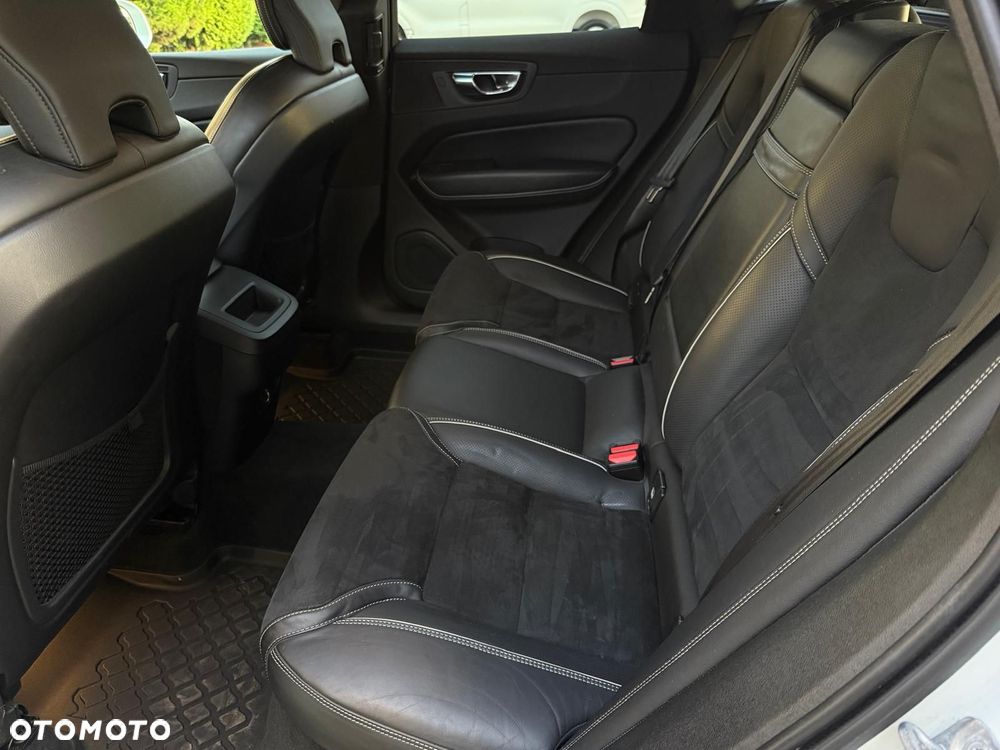 Volvo XC 60 D4 R-Design - 18