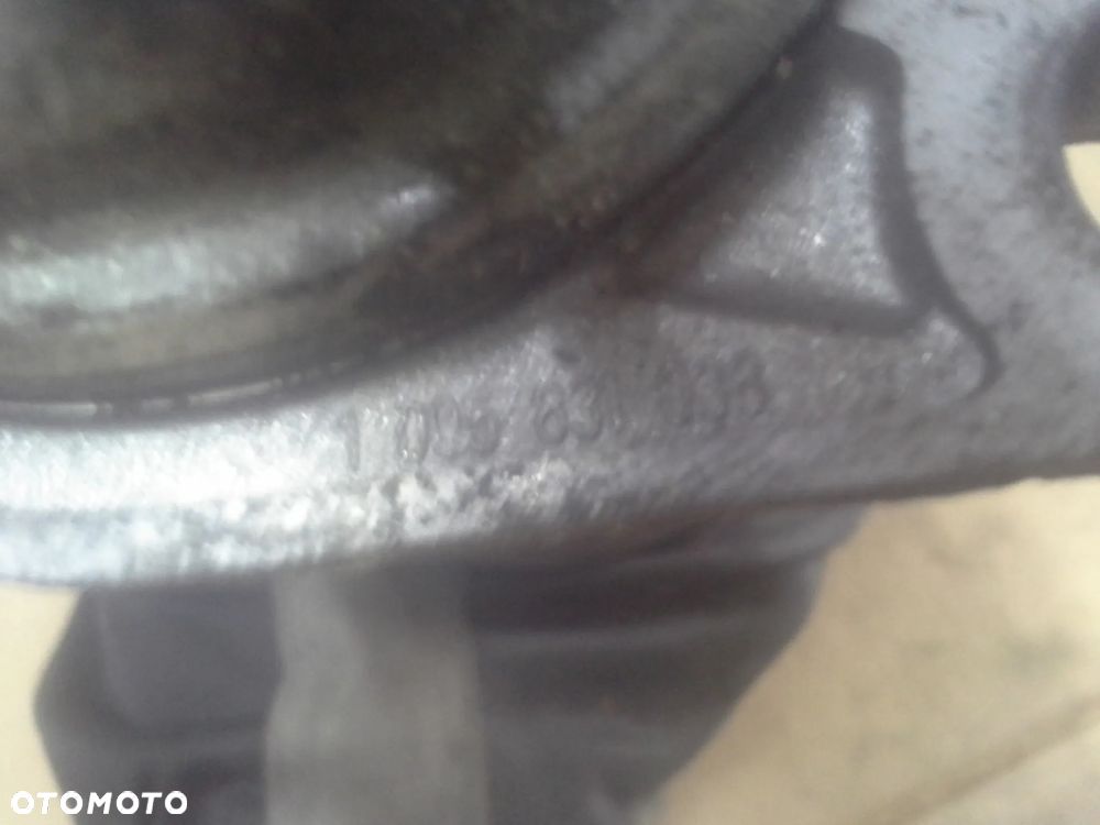 Volkswagen Bora 1.9 TDi rozrusznik Bosch 0001125018 - 9