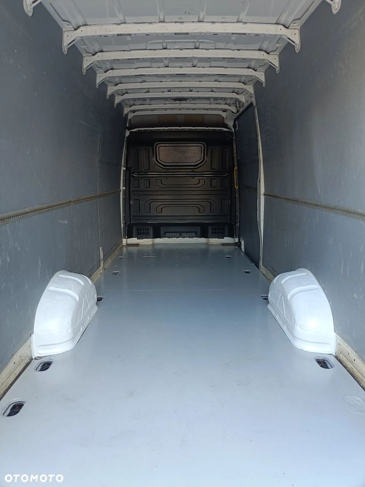 Volkswagen Crafter - 8