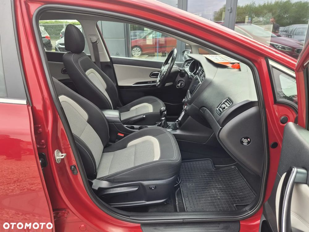 Kia Ceed 1.6 CRDi ISG Vision - 25