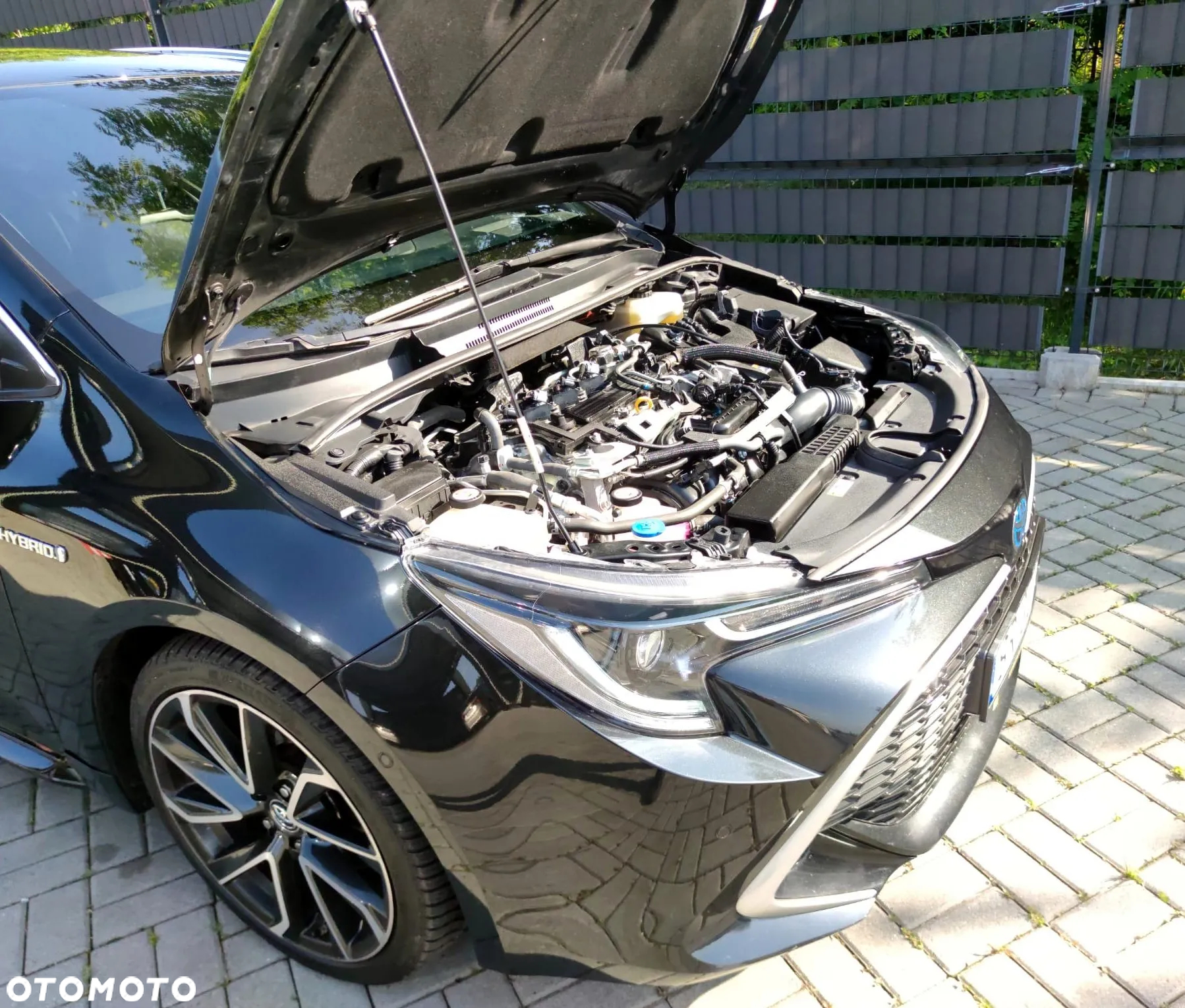 Toyota Corolla 2.0 Hybrid Executive - 26
