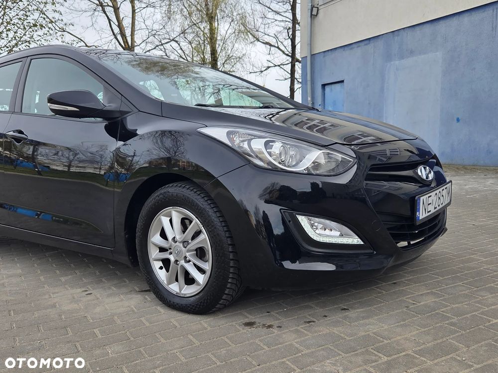 Hyundai i30 blue Kombi 1.6 CRDi Style - 18