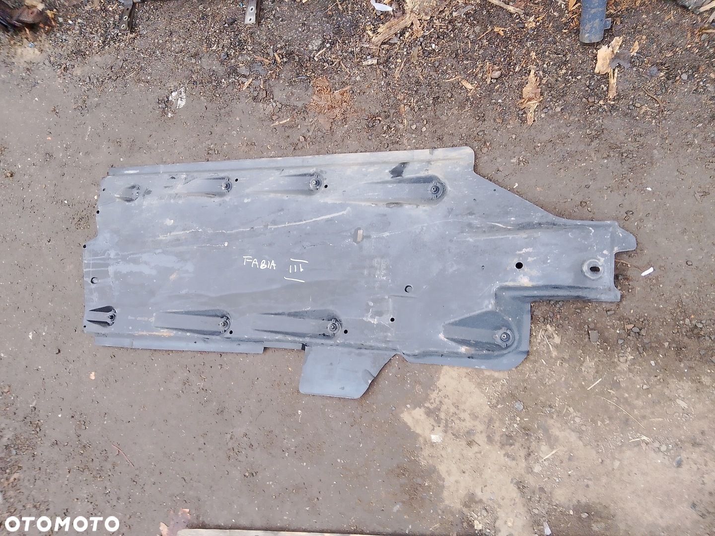 Osłona Podwozia Prawa Skoda Fabia III 6R0825202A - 1