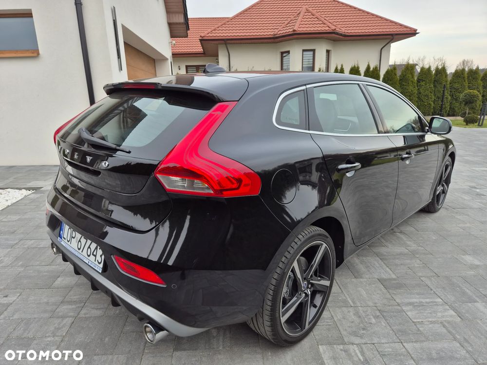 Volvo V40 T3 R Design - 13