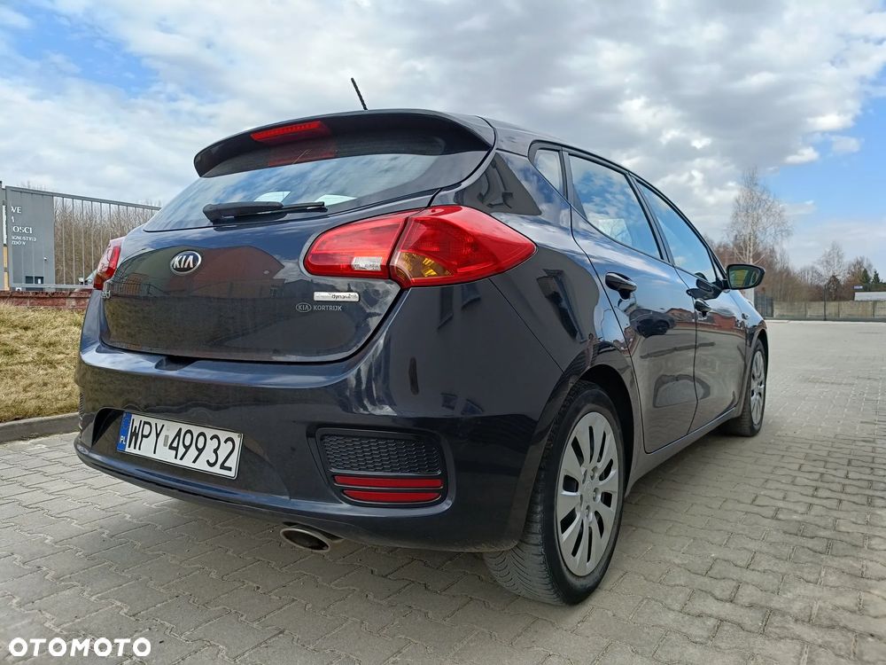 Kia Ceed 1.6 CRDi 115 ISG Vision - 23