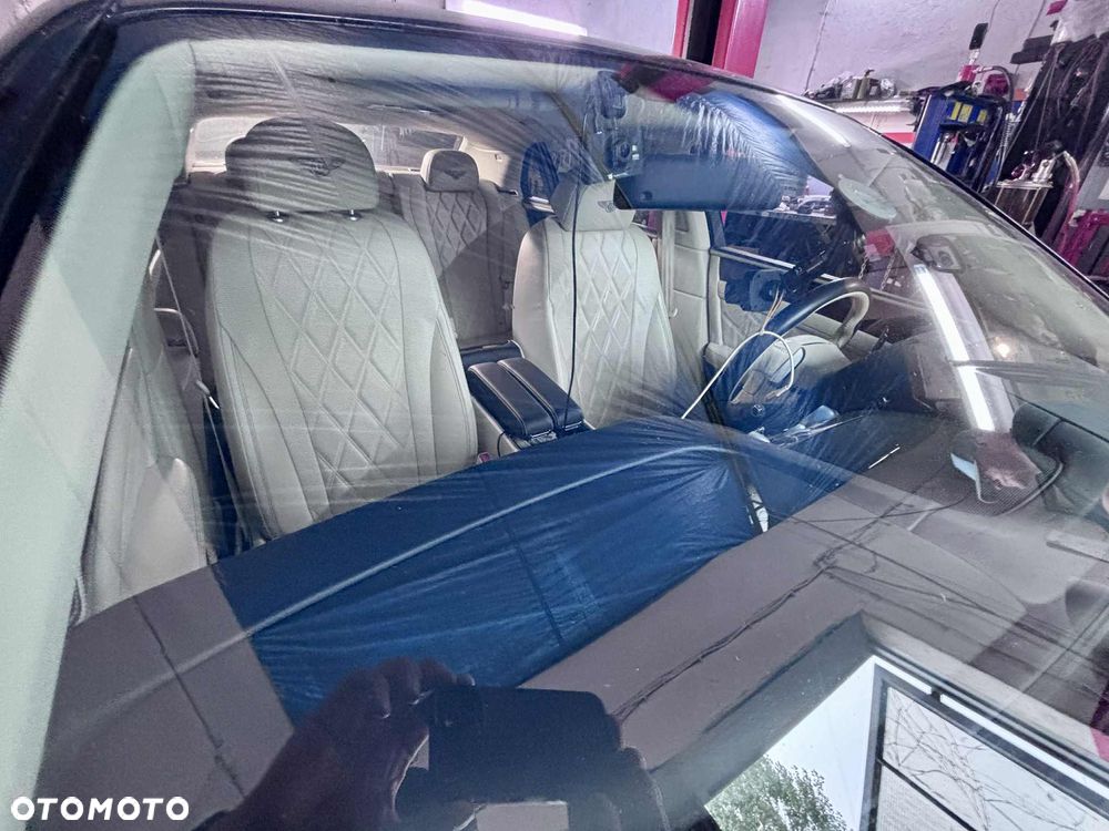 Bentley Flying Spur W12 - 20