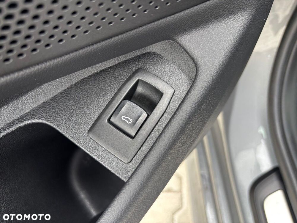 BMW Seria 3 330i xDrive M Sport sport - 36