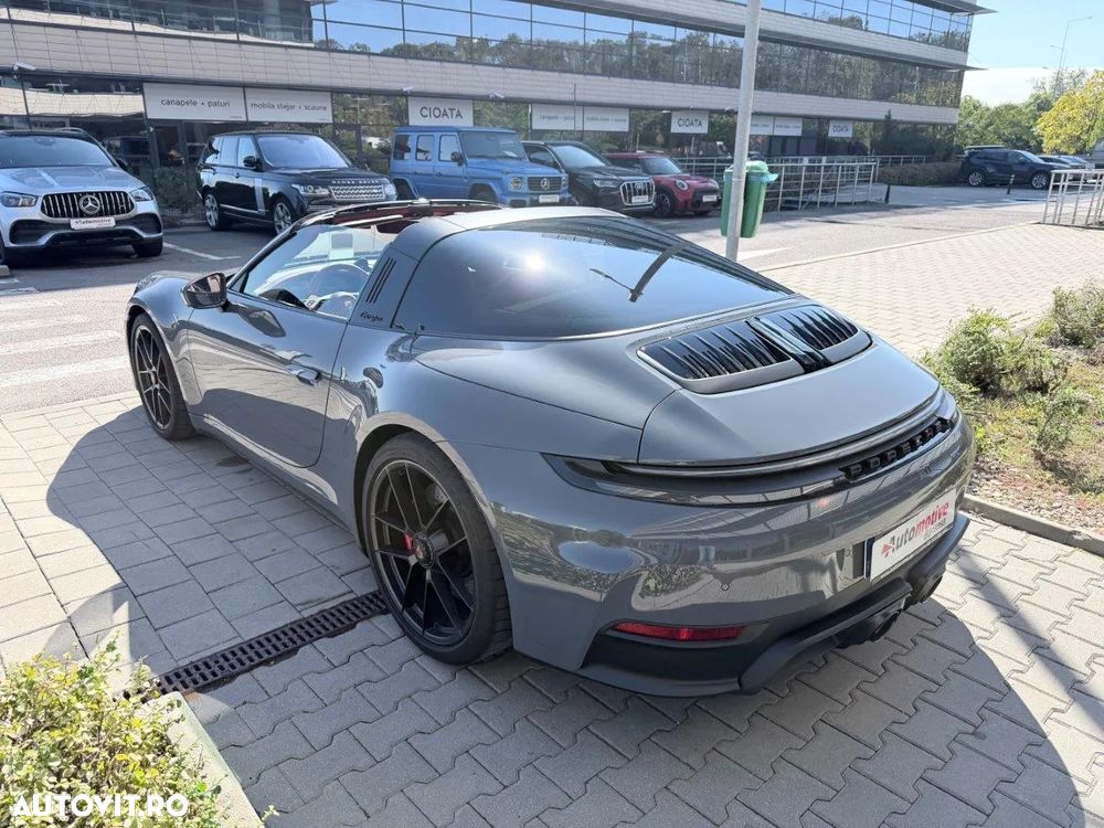 Porsche 911 Targa 4 GTS PDK - 11