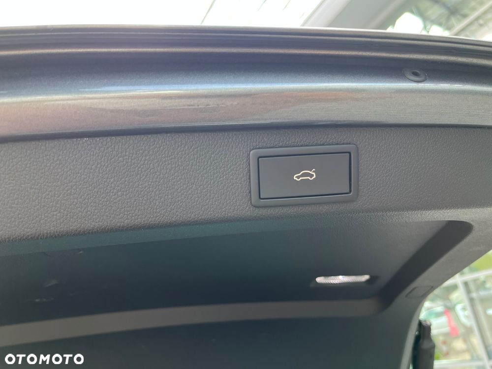Skoda Superb 2.0 TDI SCR L&K DSG - 19
