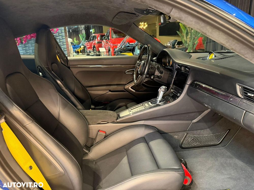 Porsche 911-TURBO-S - 23