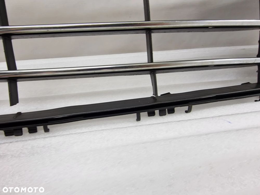 FORD GALAXY MK2 LIFT 09-15 Z CHROMAMI KRATKA ŚRODKOWA ZDERZAKA PRZEDNIEGO , NR AM21-17B968-AC , NR AUKCJI K144 - 11