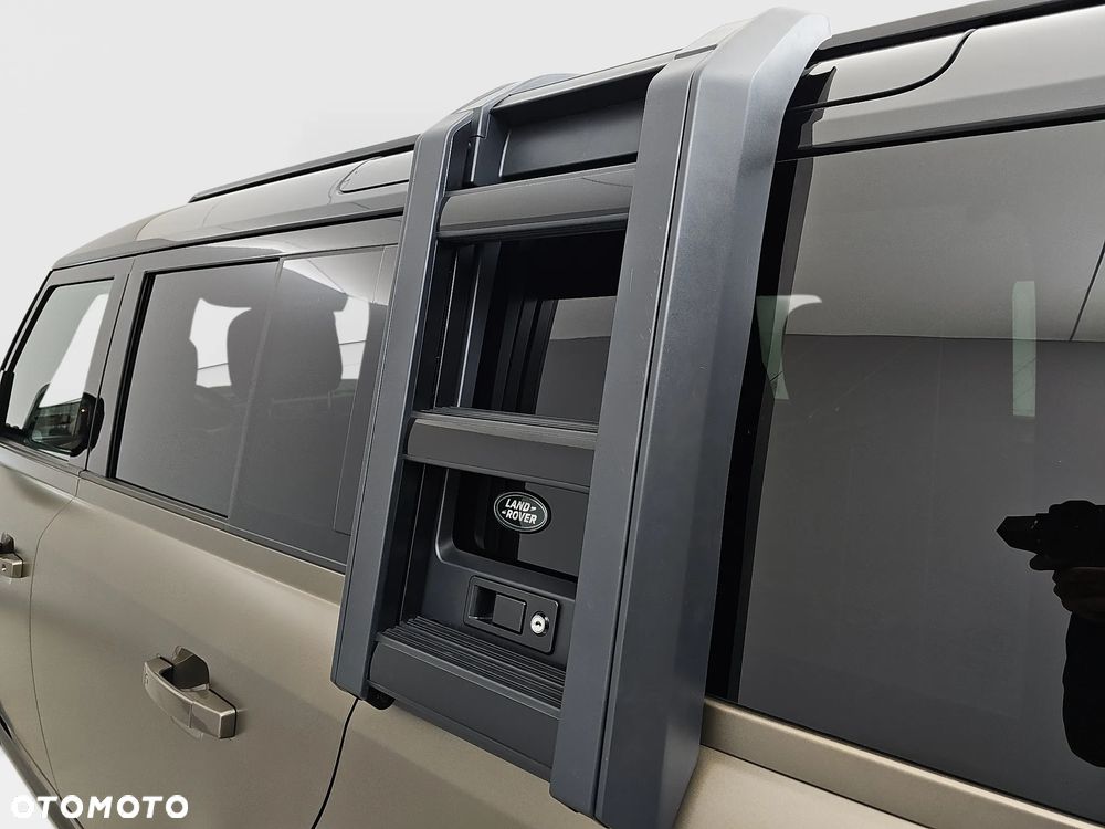 Land Rover Defender 3.0 D300 mHEV X-Dynamic HSE - 34