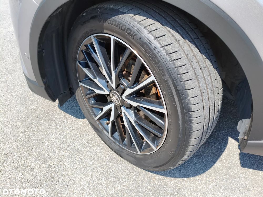 Toyota C-HR Business-Edition - 17