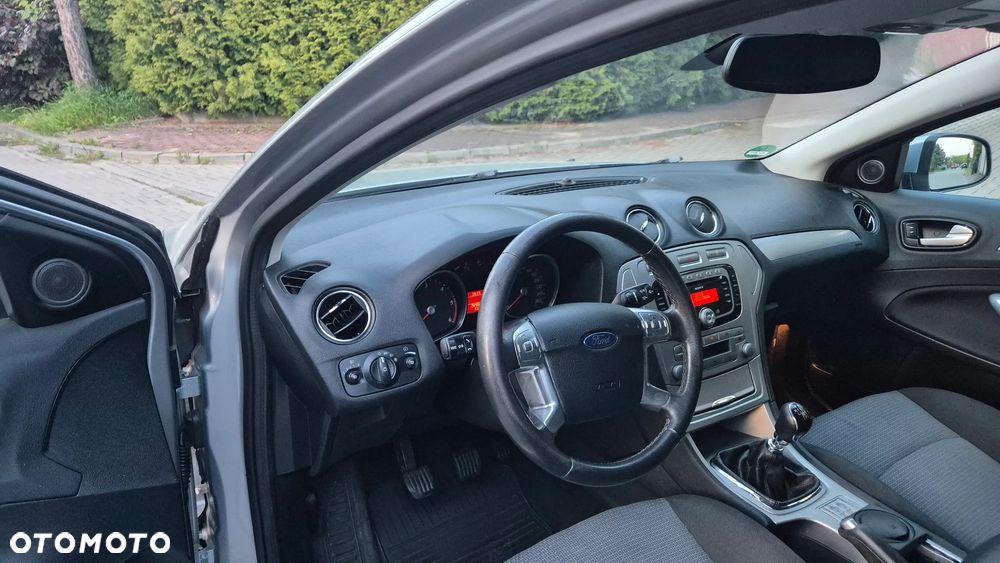 Ford Mondeo 2.0 TDCi Titanium - 24