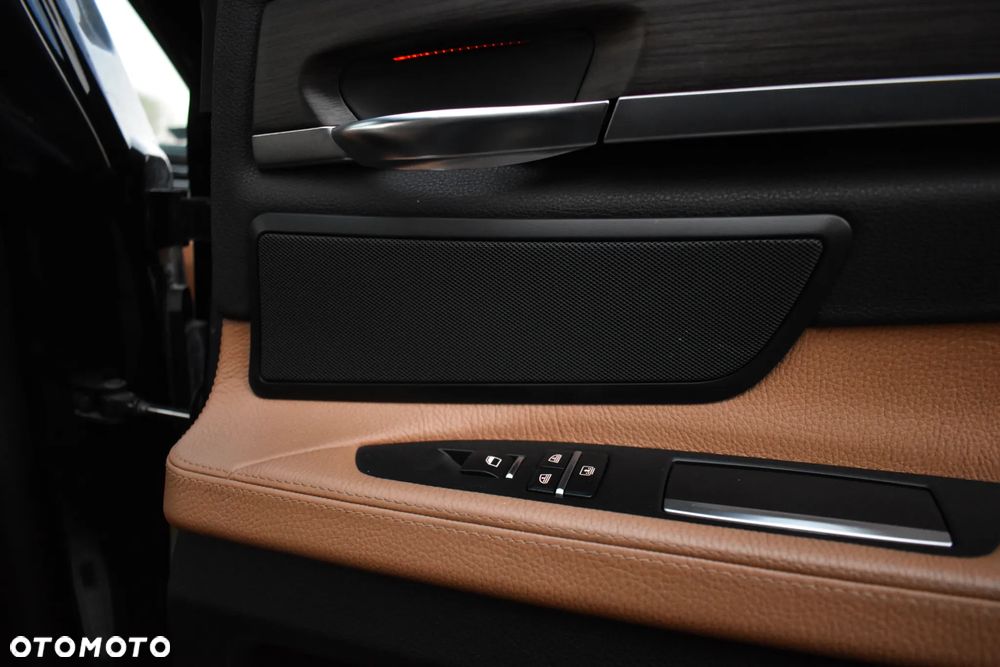 BMW Seria 7 - 8