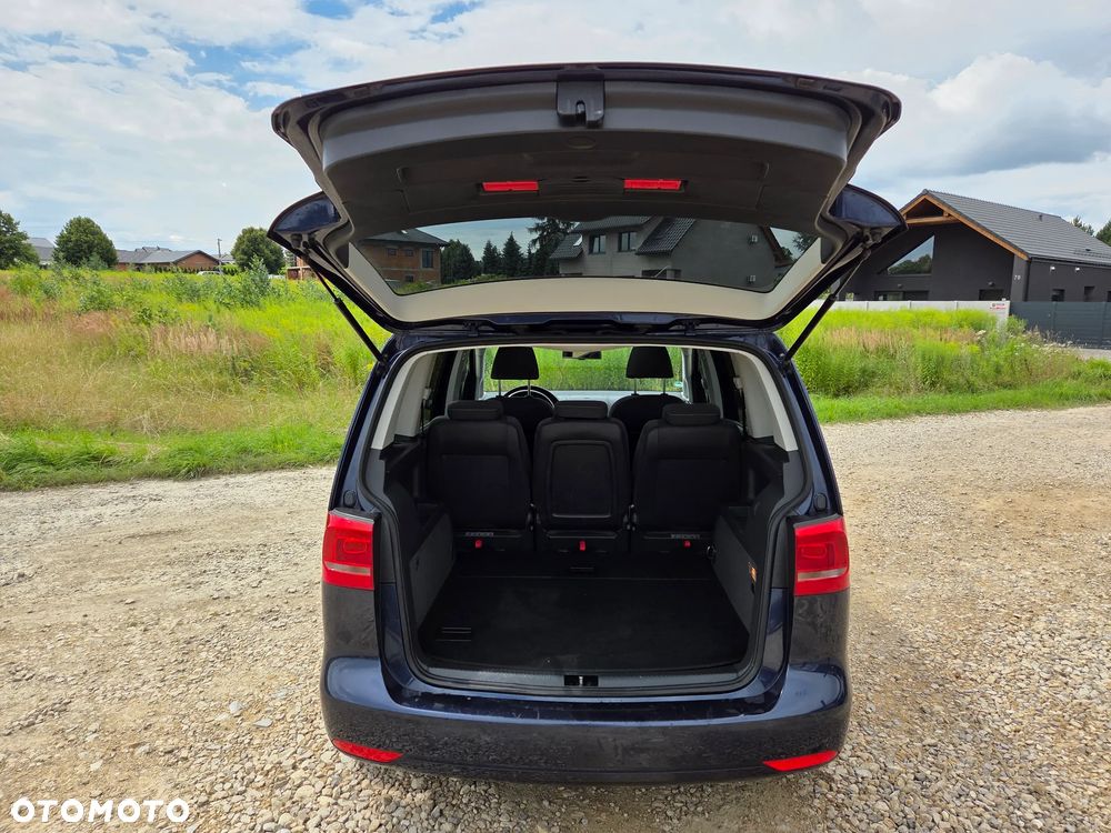 Volkswagen Touran 2.0 TDI DPF DSG MATCH - 9