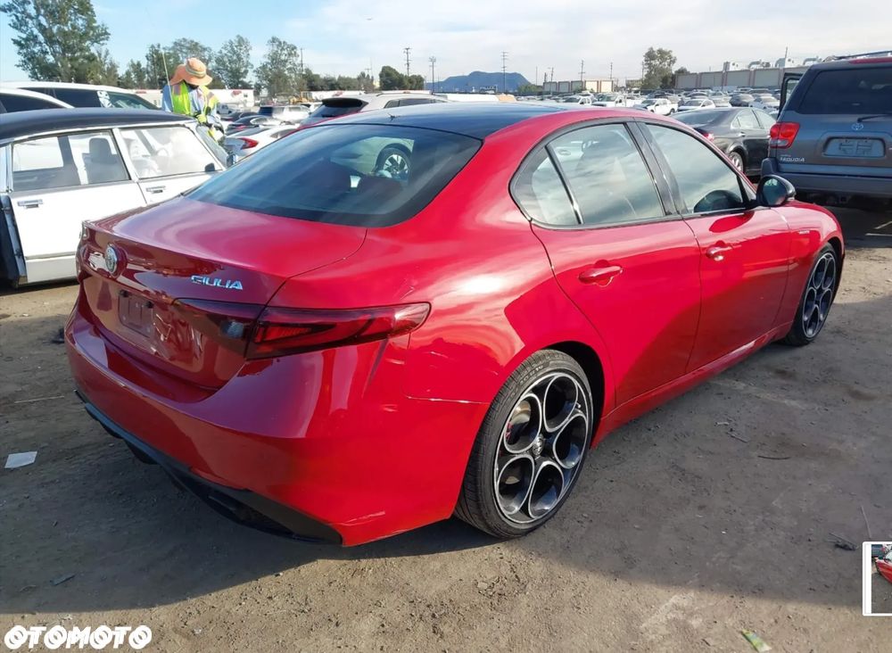 Alfa Romeo Giulia 2.0 Turbo 16V AT8-Q4 Veloce Ti - 4
