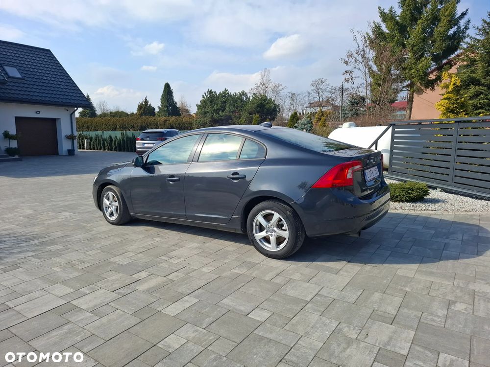 Volvo S60 D2 Momentum - 6