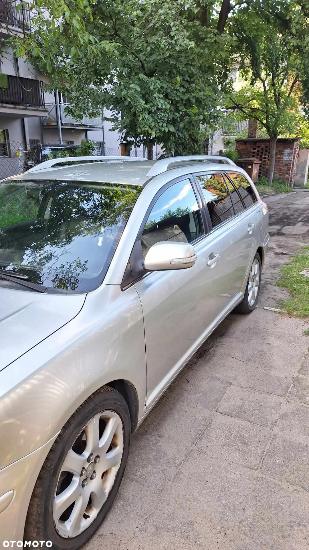 Toyota Avensis 2.0 D-4D Sol - 4