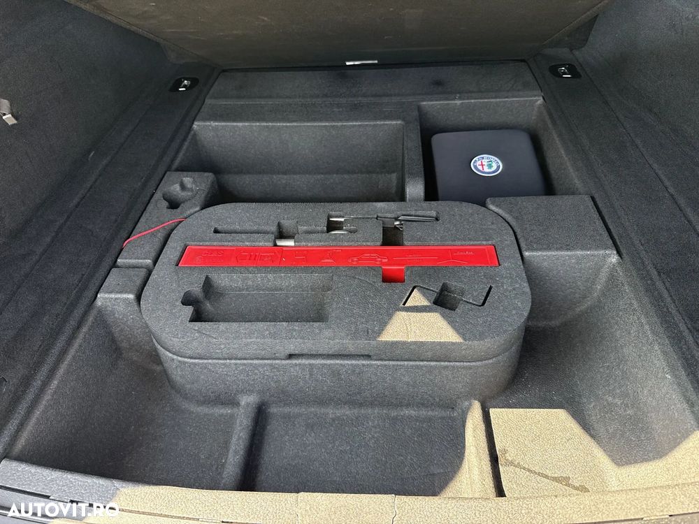 Alfa Romeo Stelvio 2.0 Turbo AWD AT8 Estrema - 21