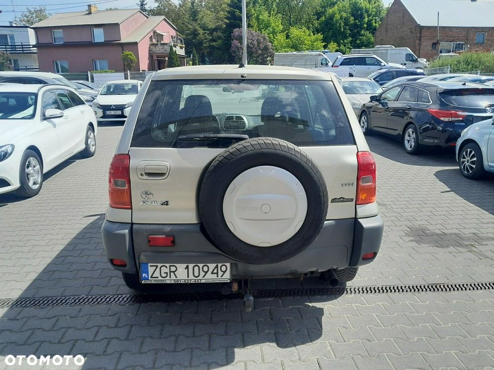 Toyota RAV4 2.0 VVT-i 4x4 - 5