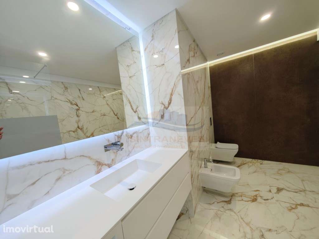 Exclusivo T2 de Luxo na Parede | Design Contemporâneo e Vista de Mar - Grande imagem: 5/19