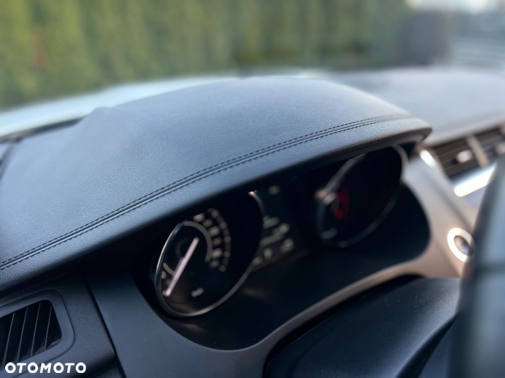 Jaguar E-Pace P200 AWD S - 11